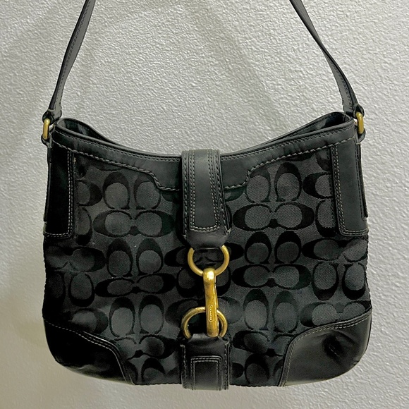 Coach Legacy Hamptons Shoulder Bag - Picture 1 of 7